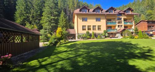 Huty Casa | Penzion Roháčan