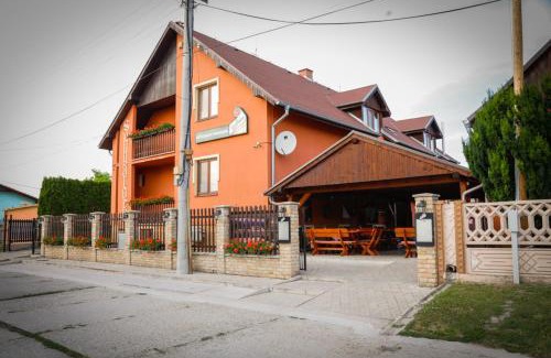 Velky Meder Cama Y Desayuno | Penzion SUNGARDEN-Veľký Meder