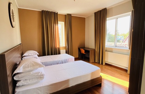 Orto-Say Casa | People Hostel & Suites