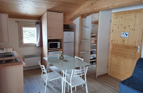 Usson-en-Forez Chalet De Esquí | Okland PMR: 4 personnes-Chalet-Superior-Vista al Lago-Baño para personas con ...