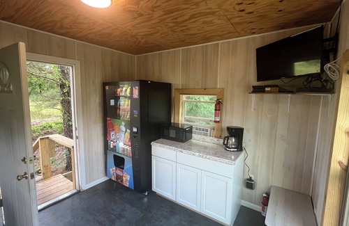 Cardin Cabina | Peoria Hills Cabin.