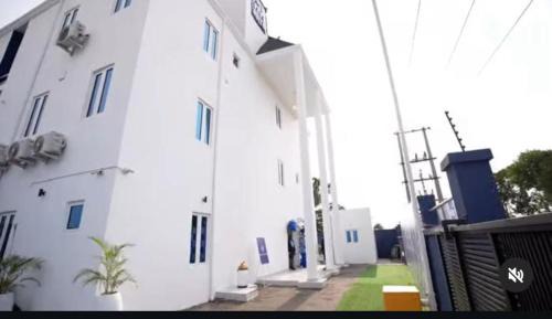 Lekki Hotel | PEPE Suites