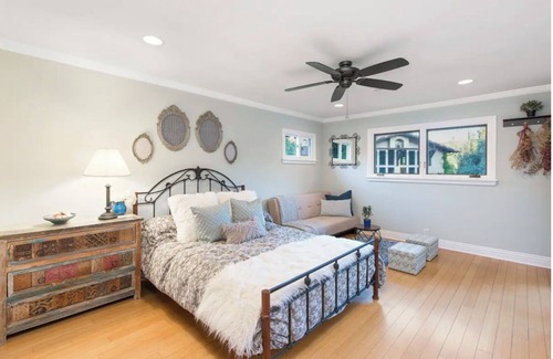 Cowan Heights Casa | Peppertree Canyon: 6BD 5.5BA Luxe Urban Winery