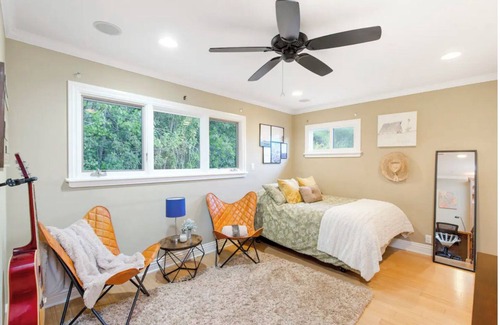 Cowan Heights Casa | Peppertree Canyon: 6BD 5.5BA Luxe Urban Winery