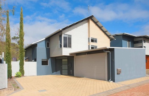 Dunsborough Casa | Peppy Tree House