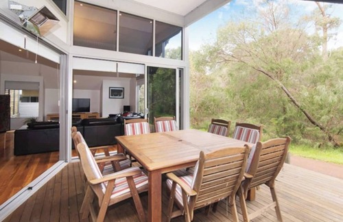 Dunsborough Casa | Peppy Tree House - walk from Old Dunsborough