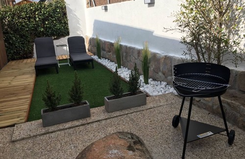 Manzanares el Real Apartamento | Pequeño y acogedor estudio con jardín situado al pie de La Pedriza.