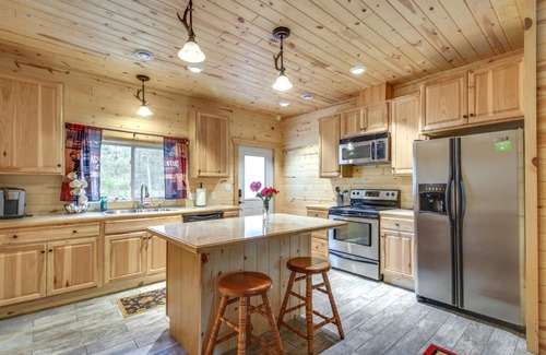Pequot Lakes Casa | Pequot Lakes Vacation Rental with Patio and Fire Pit