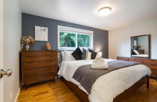 Shoreline Casa | Perch - Gathering Spot Upper