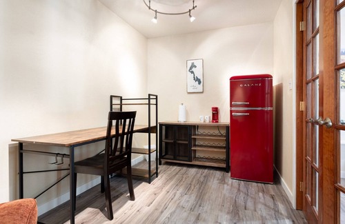 Oak Harbor Casa | Perch - La Fiesta 34: Luxe Retreat w/ Serenity View & Firelit Comfort