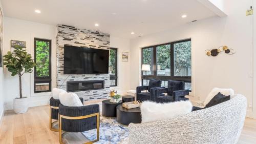 West Bellevue Casa | Perch - Private Room in Shared Home: Dune