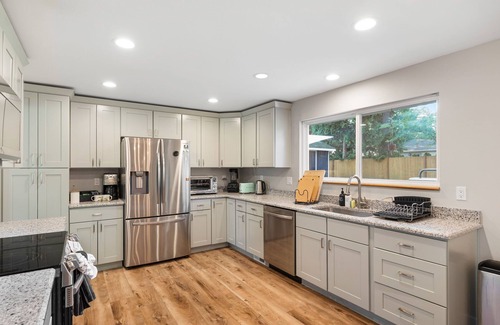 Grass Lawn Casa | Perch - Spacious 4-Bed Home w/Office, Gym & Yard