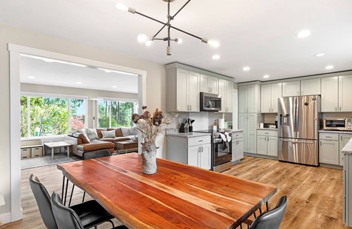 Grass Lawn Casa | Perch - Spacious 4-Bed Home w/Office, Gym & Yard