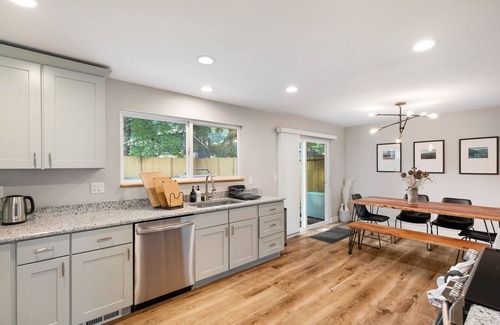 Grass Lawn Casa | Perch - Spacious 4-Bed Home w/Office, Gym & Yard