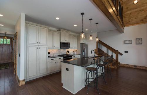 Elk Park Casa | Peregrine's Perch at Eagles Nest
