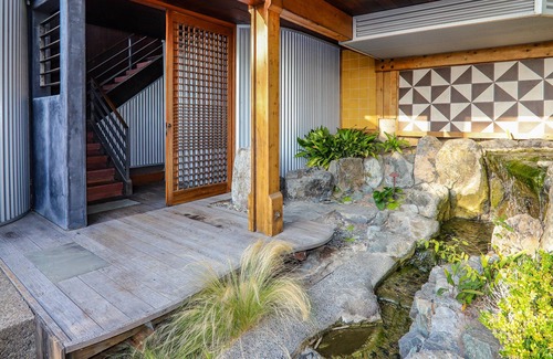 Del Mar Heights Casa | Peregrine View - Custom Home in Quiet Neighborhood