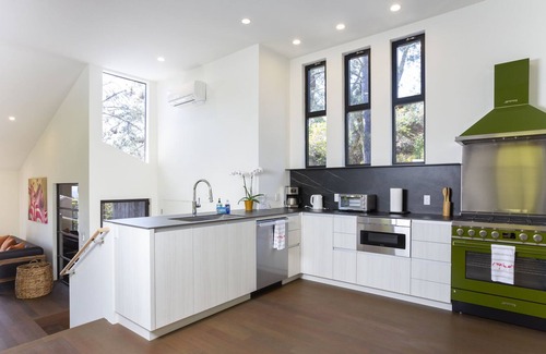 Del Mar Heights Casa | Peregrine View - Custom Home in Quiet Neighborhood