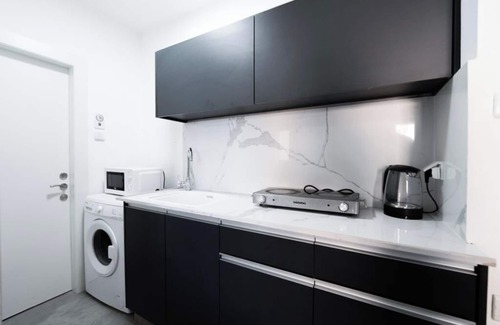 Bat Yam Apartamento | Perfect 2-bedroom Sea View apartment in Bat Yam with WiFi