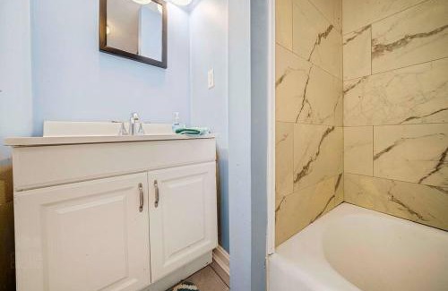 Southern Coast Apartamento | Perfect 2BD location in Saco with Free Parking