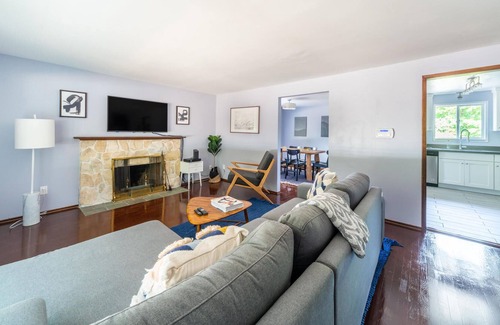 Mercer Island Casa | Perfect 3BR House in Mercer Island w/ Outdoor Area