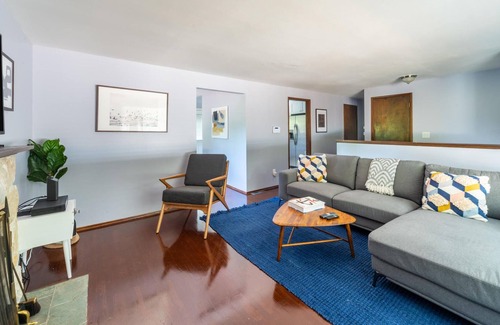 Mercer Island Casa | Perfect 3BR House in Mercer Island w/ Outdoor Area