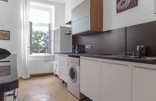 Favoriten Apartamento | Perfect 7BR Stay Near Hauptbahnhof