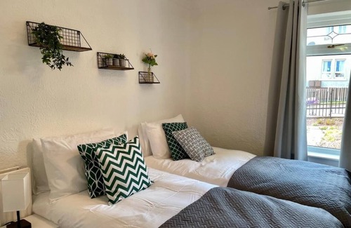 Swindon Casa | Perfect Accommodation for professionals! Great Connections