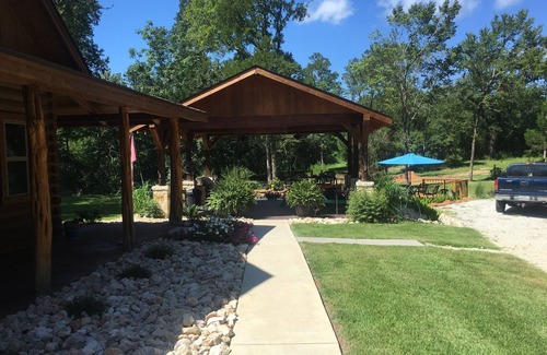 Madison County Casa | Perfecto Aggie Game Day Place o Cottage Oasis aislado para una escapada.