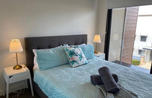 Ascot Apartamento | PERFECT ASCOT CITY AIRPORT RIVER MARINA PARK&WINE