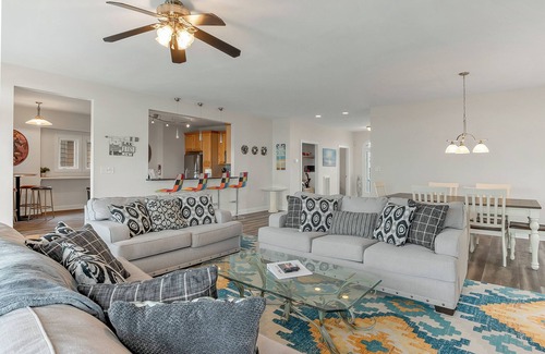 East Ocean View Casa | Perfect Beach Home w/Ocean Views in Norfolk! Sleeps 10!