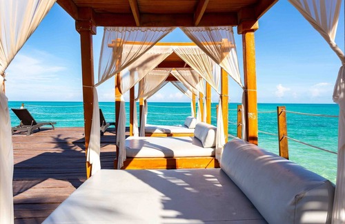 Costa Mujeres Villa | Ubicación perfecta en la playa para familias y bodas