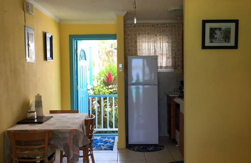 Rokers Point Apartamento | Alquiler asequible frente al mar con vistas espectaculares. ¡Echar un vistazo!