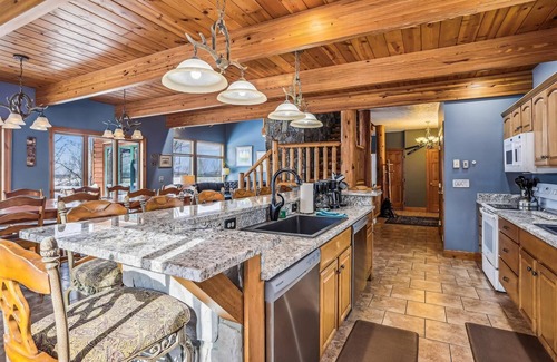 Timberline Casa | Perfect & beautiful location to gather family and friends for any occasion!