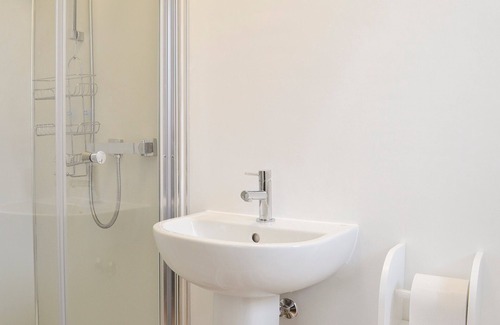 Tirabad Cabaña | 1 bedroom accommodation in Dolau, near Llandrindod Wells