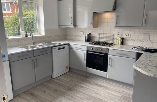 Hamble-le-Rice Casa | Perfect crew-house or for business trips. Sleeps 10, 5mins from Hamble Village