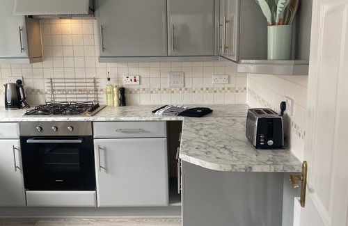 Hamble-le-Rice Casa | Perfect crew-house or for business trips. Sleeps 10, 5mins from Hamble Village
