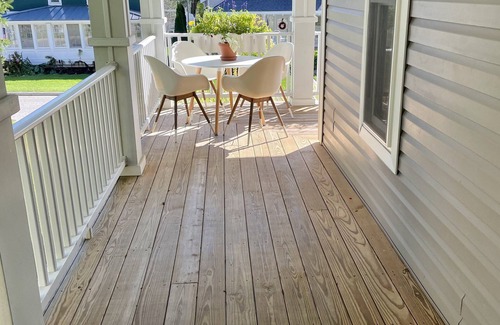 Harbor Springs Casa | Perfect Downtown Harbor Springs Retreat – Walk Everywhere!