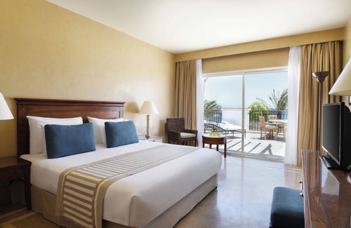 Dahab Hotel | Perfect Couple Getaway near Dahab Beach with Lagoon Style Pool and Hot Tub