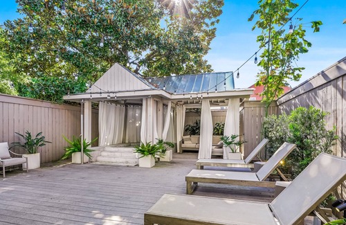 Irish Channel Apartamento | Perfect Escape in Downtown W/ Shared Hot Tub, Steam Rooms, Sun Deck & Fast WiFi!