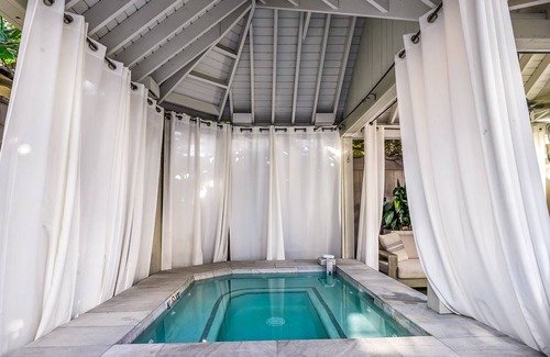 Irish Channel Apartamento | Perfect Escape in Downtown W/ Shared Hot Tub, Steam Rooms, Sun Deck & Fast WiFi!