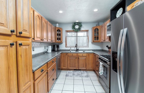 Chautauqua Casa | Perfect Fall getaway! Leaves, Wine Tasting, Fishing, Birding, Family Time!