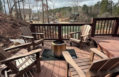 Dadeville Casa | Perfect Fall getaway, firepit, fireplaces and close to Auburn!
