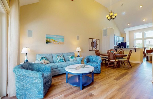 Bermuda Bay Condominio | Perfect Family Getaway with Full Kitchen and Wifi