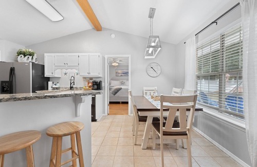 Pensacola Casa | Perfect Family Stay-Pet Friendly-Large Yard-Close To Beaches and Activities!