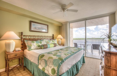 Fort Myers Beach Hotel | Perfect Family Getaway: 3 Suites w/ Private Balconies & Scenic Views