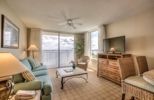 Fort Myers Beach Hotel | Perfect Family Getaway: 3 Suites w/ Private Balconies & Scenic Views