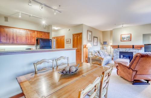 Nordic Estates Casa | Perfect first-floor townhome with patio, kitchen, fireplace & mountain/ski views