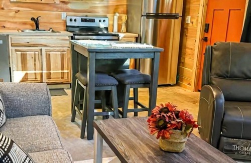 Rocky Grove Casa | Perfect for 2 BrandNew HotTub KingBed FreeDollywoodTkt (Traveler's Rest)