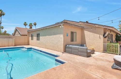 Pima Meadows Casa | Perfect for Business or Pleasure! Private Pool, Close to Spring Training, Old Town Scottsdale & ASU!