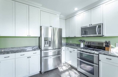 Northside Casa | Perfect for Company Bookings!